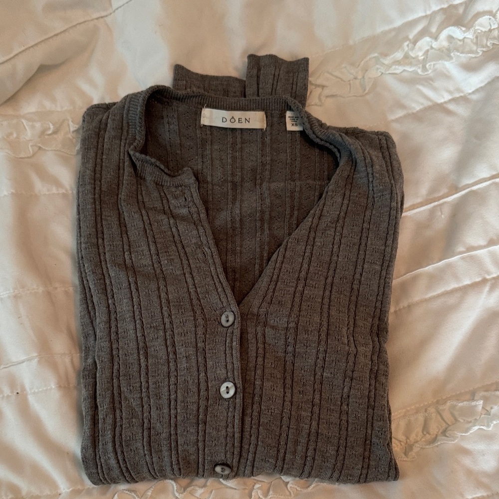 DÔEN New Gray Ribbed Henley